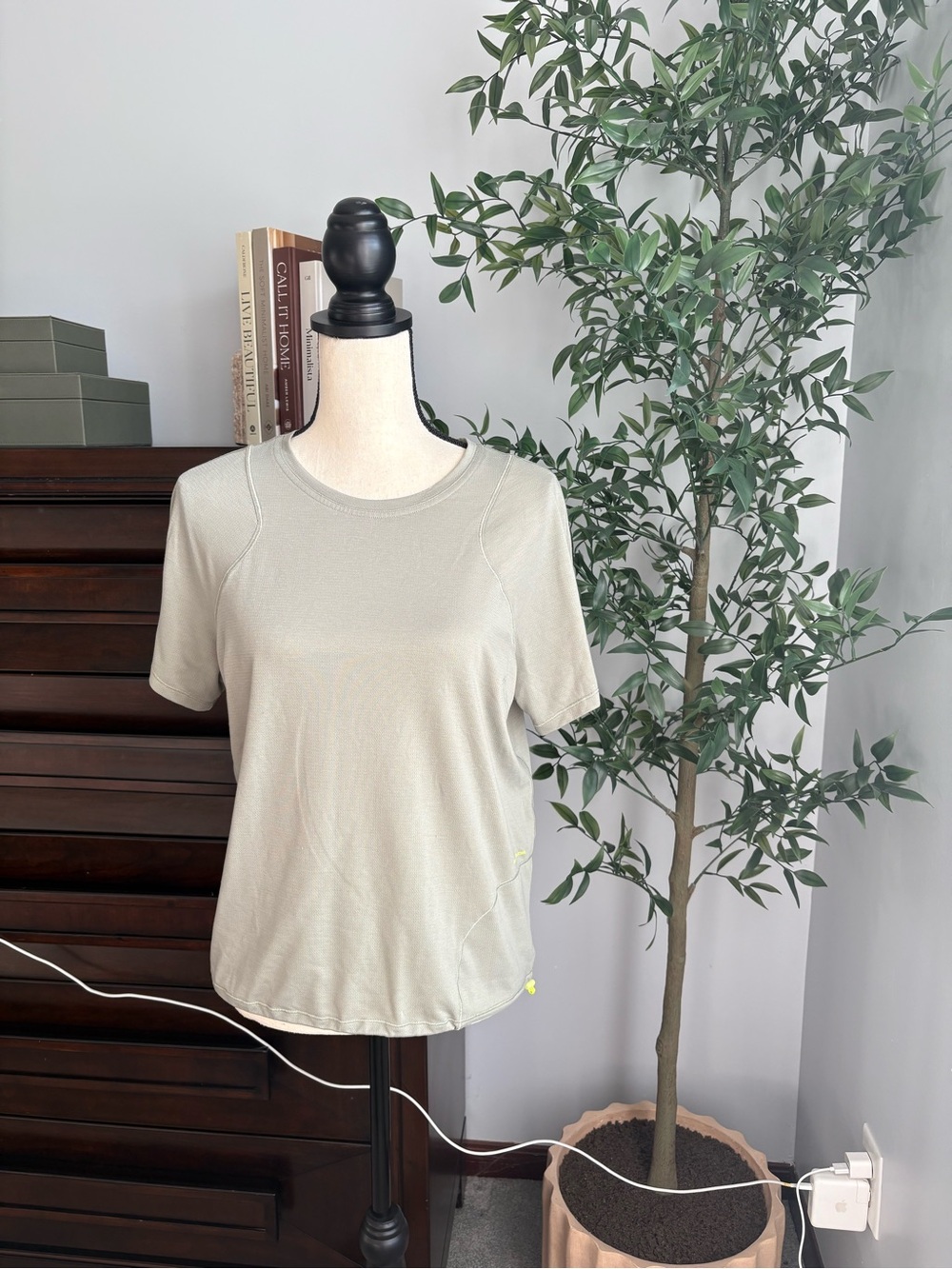 Hiking shirt lululemon size 10
